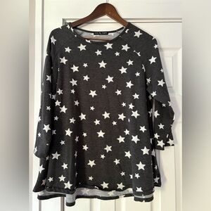 Kim & Cami Charcoal Star Pattern Long Sleeve Top Size‎ 1X EUC